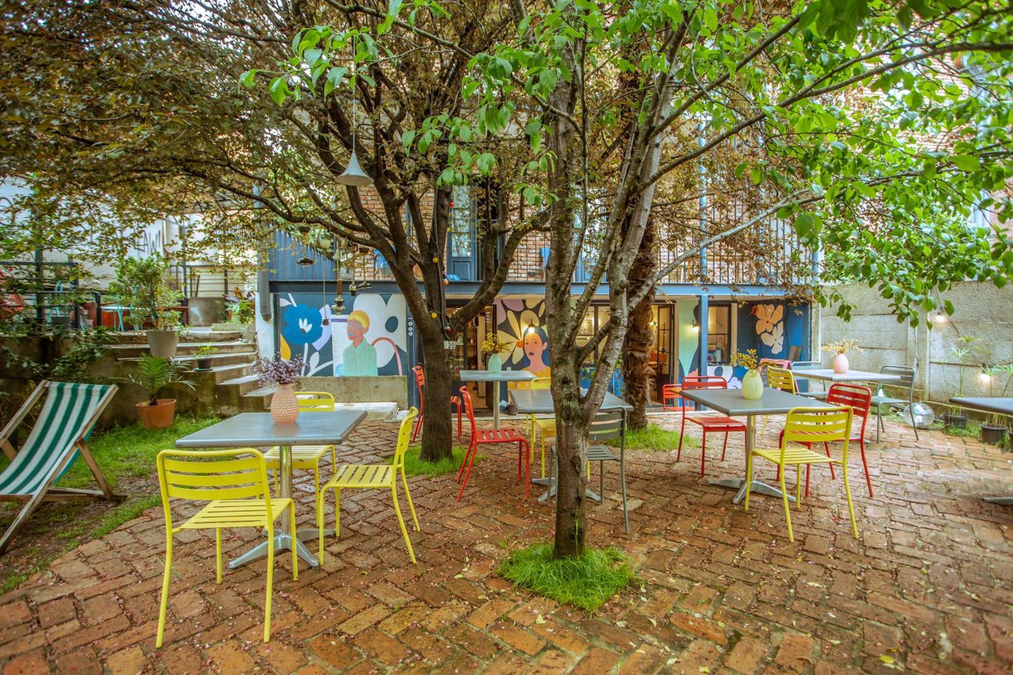 Black Tomato Hostel Kʼutʼaisi Exterior foto